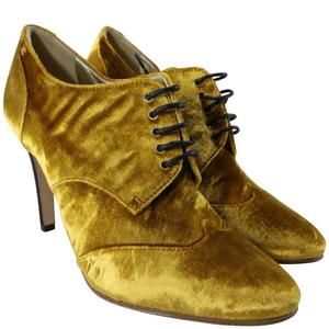 Chanel 38.5 Mustard Gold Velvet Lace Up Oxford Rounded Toe Booties Heels B940